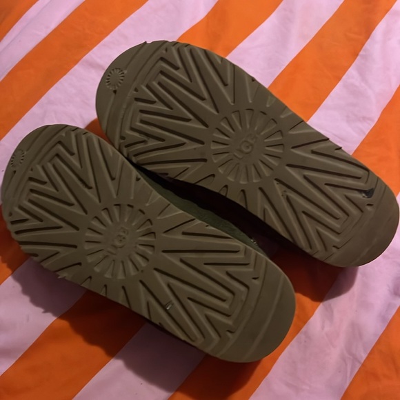 UGG Tasman Women’s Burnt Olive women’s size 9 - Picture 7 of 10